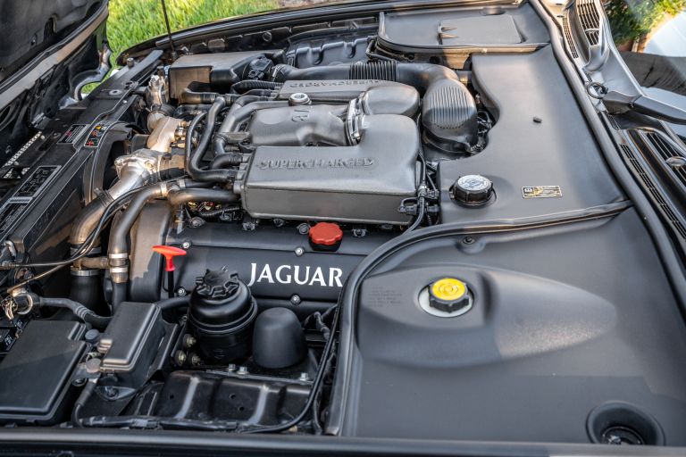 2002 Jaguar XJR 100 - USA version 708674