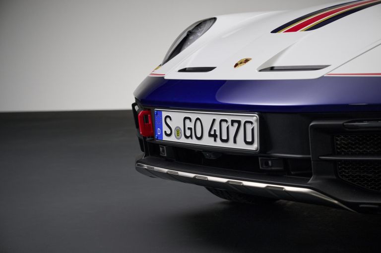 2023 Porsche 911 ( 992 ) Dakar Rallye Design Package 711362