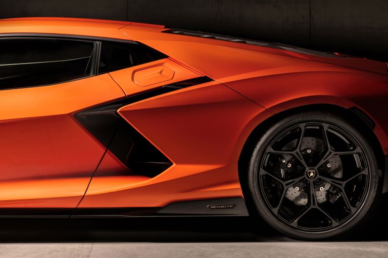 2024 Lamborghini Revuelto 715648