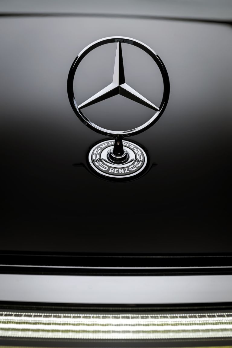2025 Mercedes-Benz EQS 759874