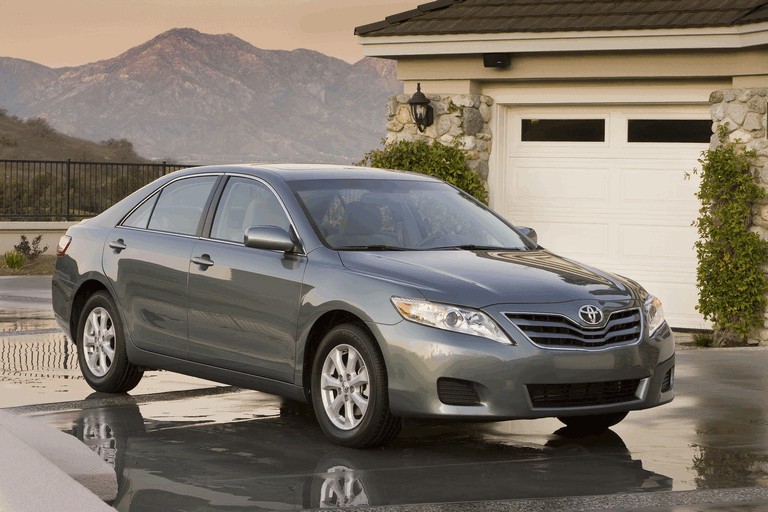 2010 Toyota Camry LE 259492