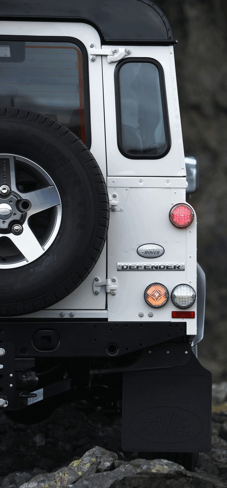 2009 Land Rover Defender Limited Edition Ice 259701