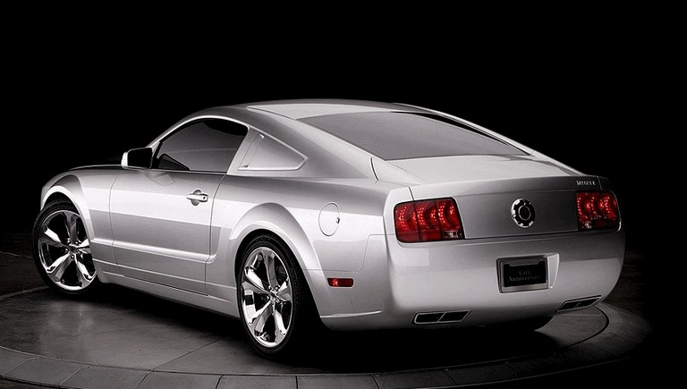 2009 Ford Mustang - 45th anniversary - silver edition for Lee Iacocca 261210