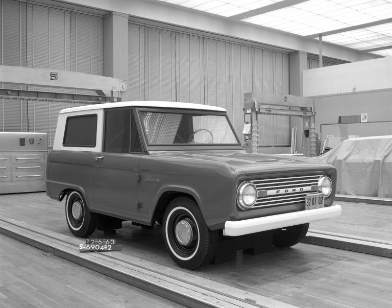 1966 Ford Bronco 592084