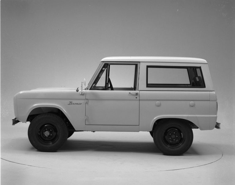 1966 Ford Bronco 592105