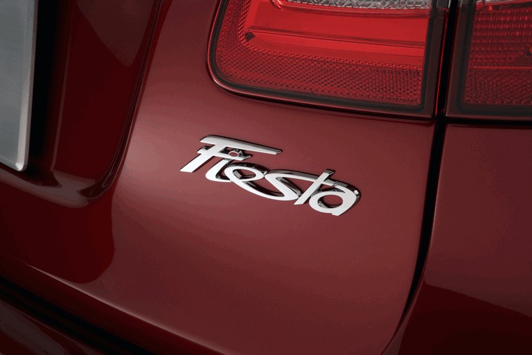 2010 Ford Fiesta sedan - USA version 271216
