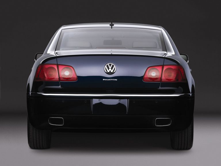 2004 Volkswagen Phaeton 528219