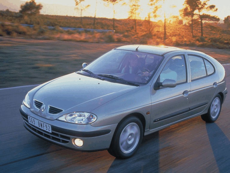 Nadeel vlinder Verspilling 1999 Renault Megane #286903 - Best quality free high resolution car images  - mad4wheels