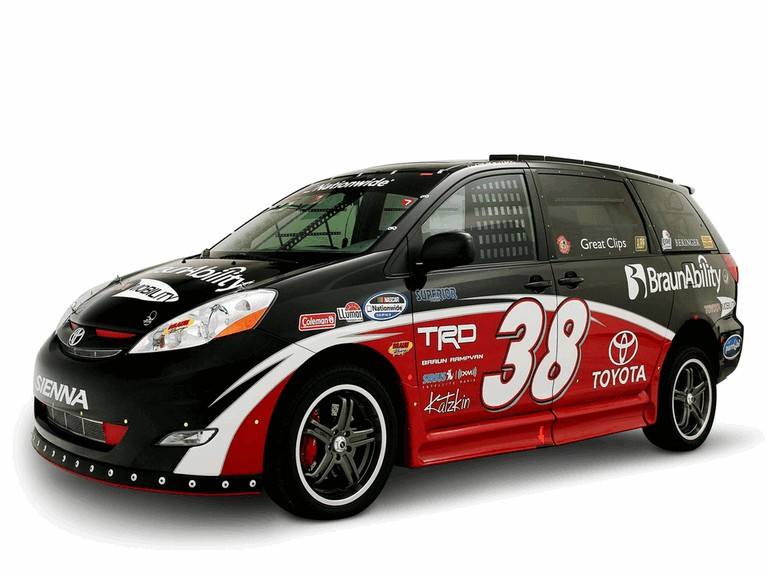 2008 Toyota Ultimate NASCAR Fan Sienna Rampvan concept 289504