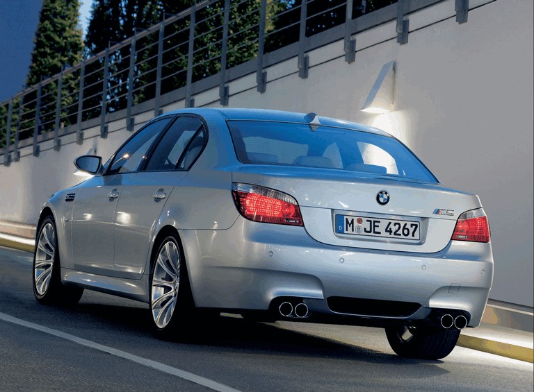BMW M5 (2005) - picture 66 of 68