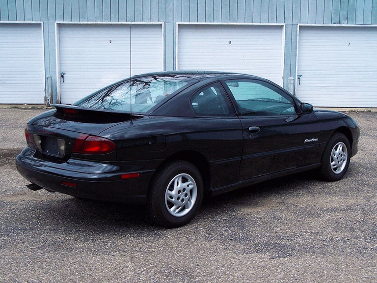1995 Pontiac Sunfire coupé 300103
