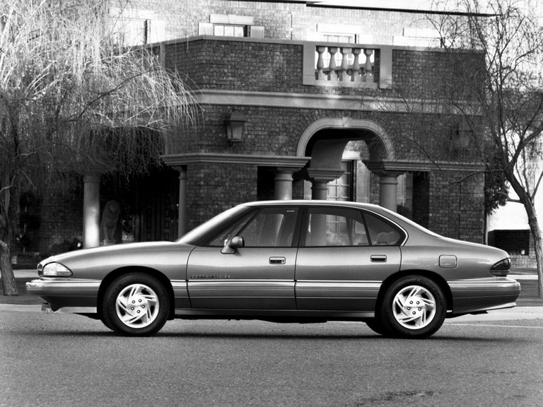 1992 Pontiac Bonneville SE 302158