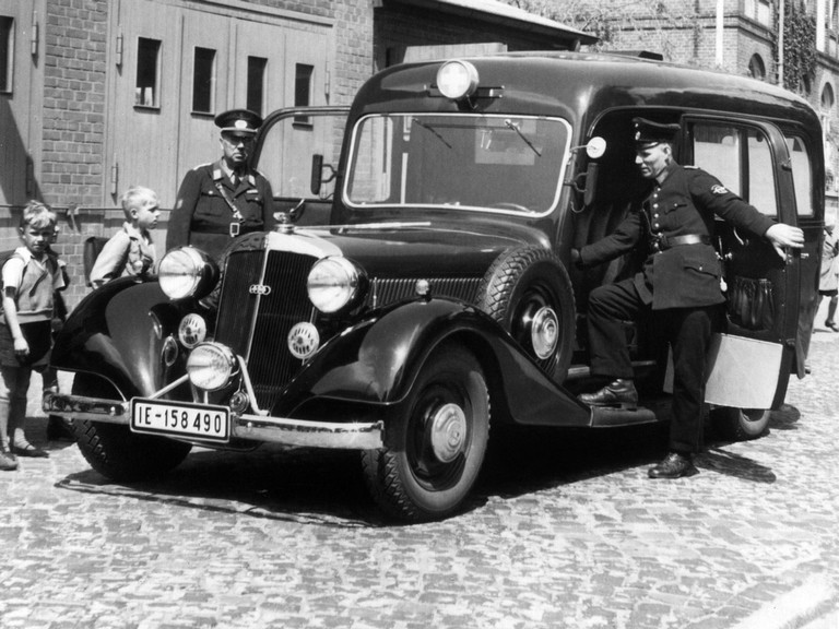 1954 Horch 830 BL sanitatskraftwagens 310570