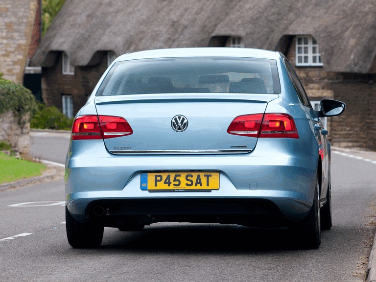 2010 Volkswagen Passat BlueMotion - UK version 316031
