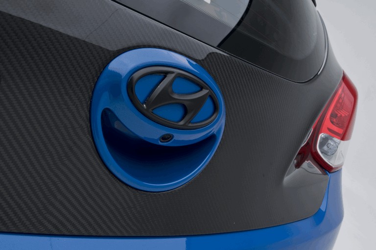 2011 Hyundai Veloster by PM Lifestyle 320466