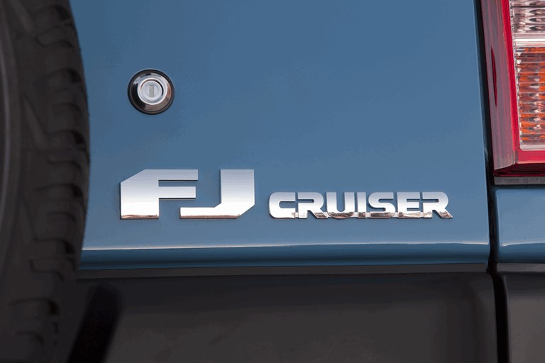 2012 Toyota FJ Cruiser 326530