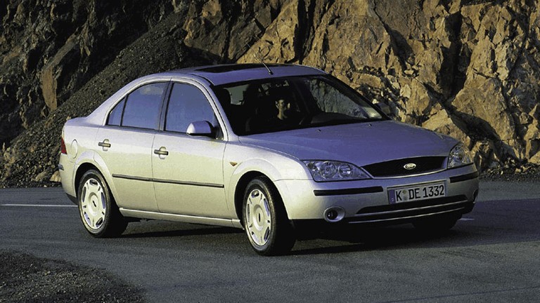 2000 Ford Mondeo sedan 326668