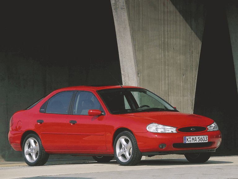 1996 Ford hatchback - Free high resolution car images